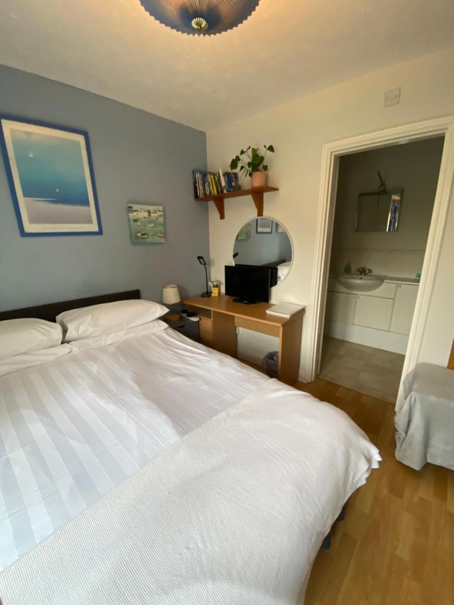 Choice Of One Double Bedroom With A Comfy Double Bed And Private En Suite For Solo Travellers Or Couples ,Or Alternatively Book Two Double Bedrooms For Families Or Friends แพดด็อควูด ภายนอก รูปภาพ